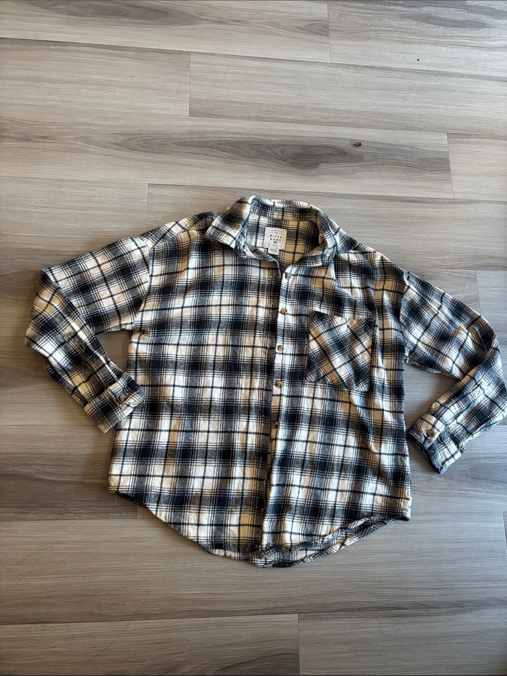 Billabong Black and White Plaid Casual Button-Down Shirt